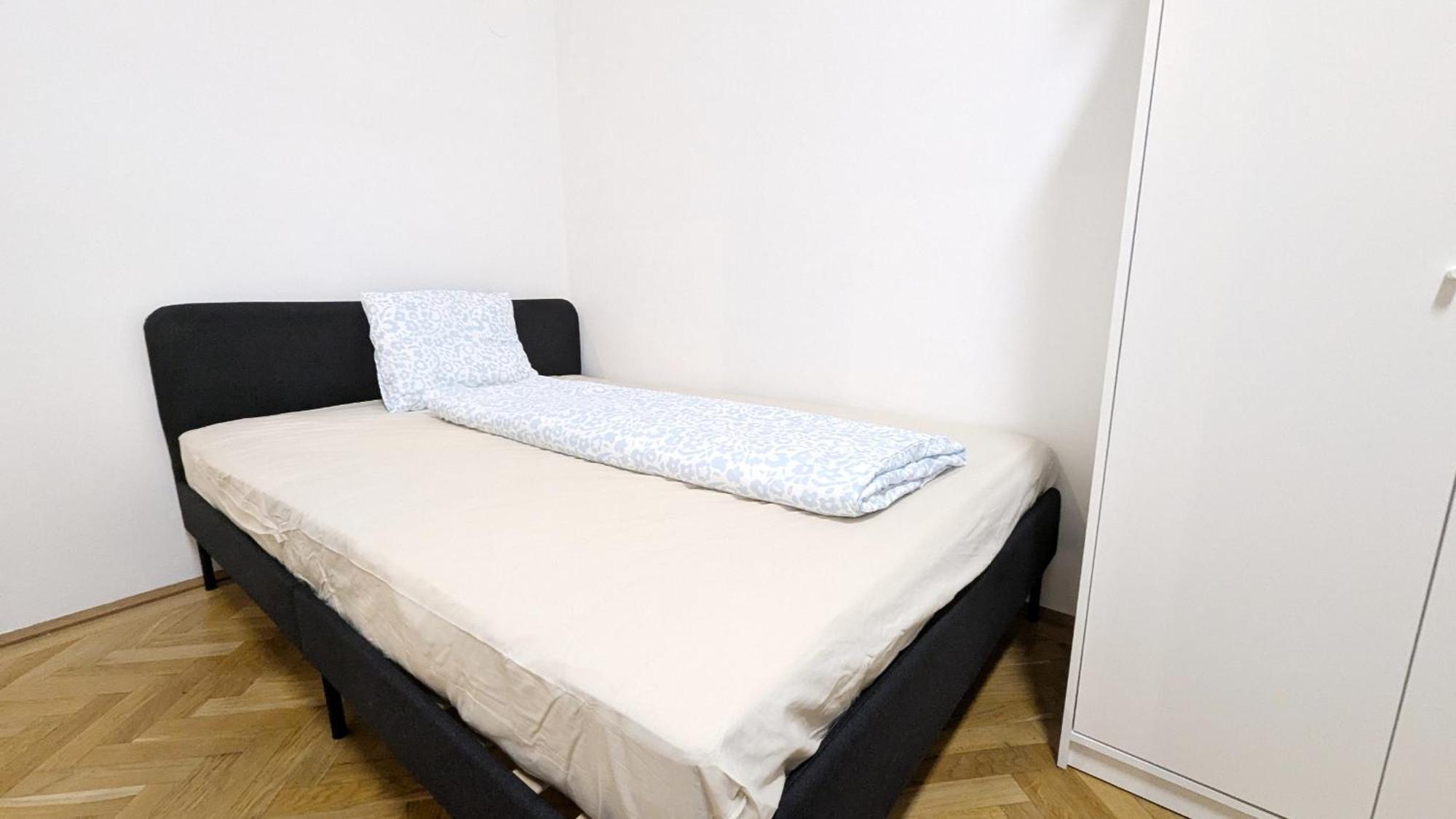 For 12p - 2 Minutes Form Main Station Apartment Vienna